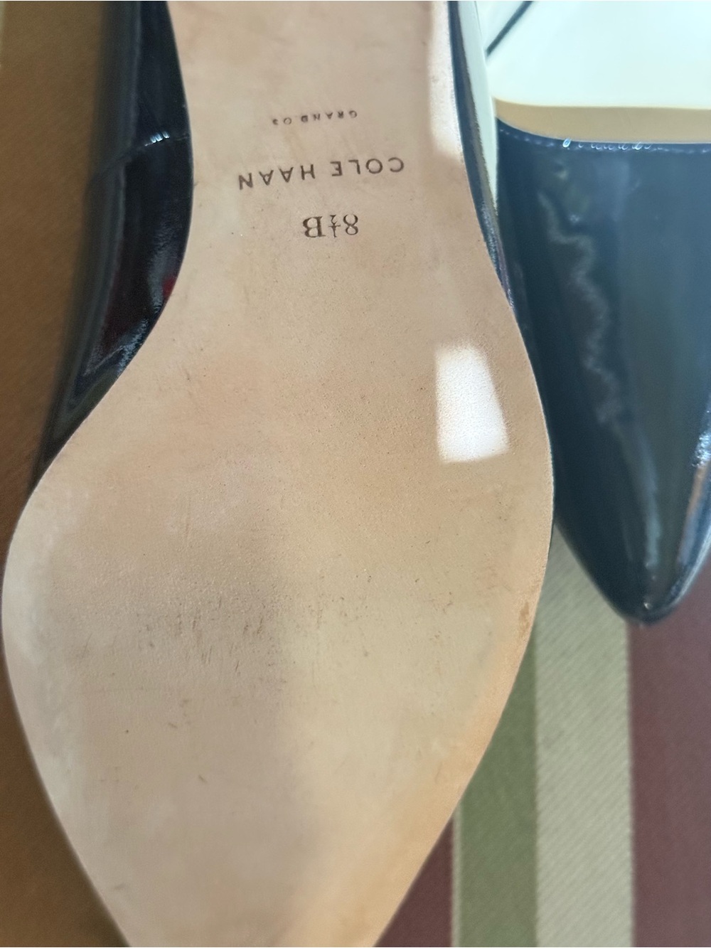 New Cole Haan Black Patent Pointed Pumps with Sleek Silhouette Size 8.5 - Picture 4 of 5